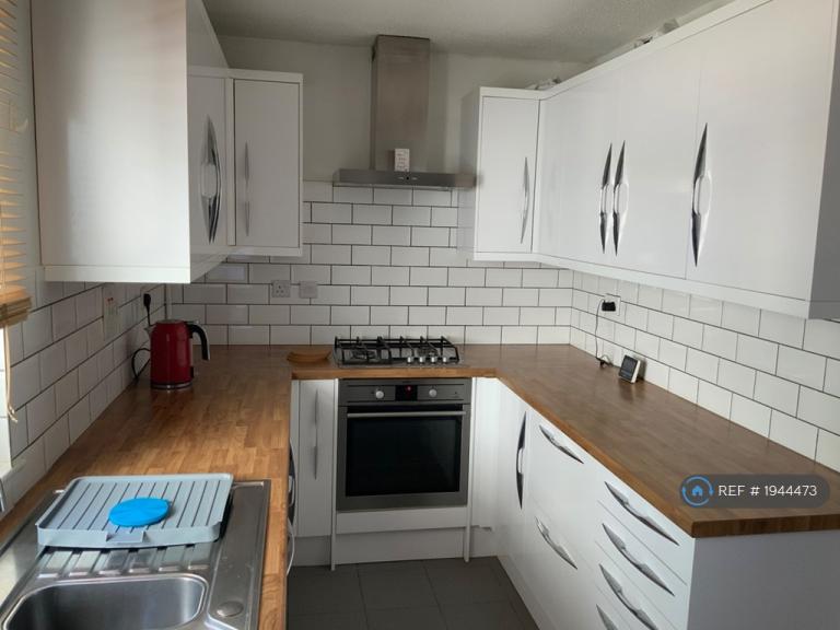 2 bedroom flat in Bartholomew St West, Exeter, EX4 (2 bed) (#1944473)