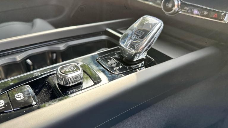 2025 Volvo XC60 2.0 B5 MHEV Plus Auto AWD Euro 6 (s/s) 5dr ESTATE Petrol/Electric Hybrid Automatic