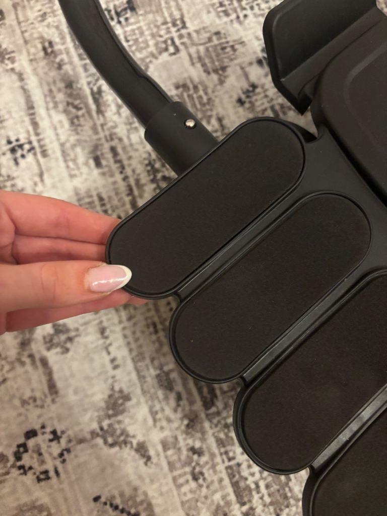 Abdominal wheel roller exercise machine 