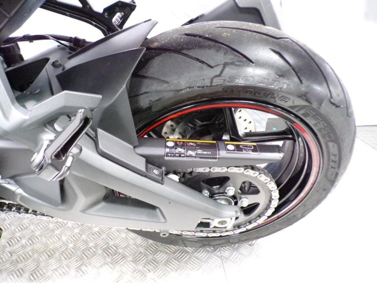 2025 KAWASAKI ZH2 WITH ONLY 1245 MILES FROM NEW