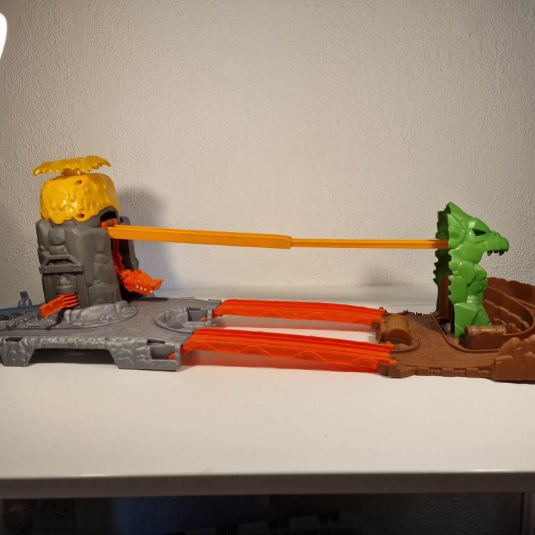 Thomas & friends take n play daring dragon drop fold away playset