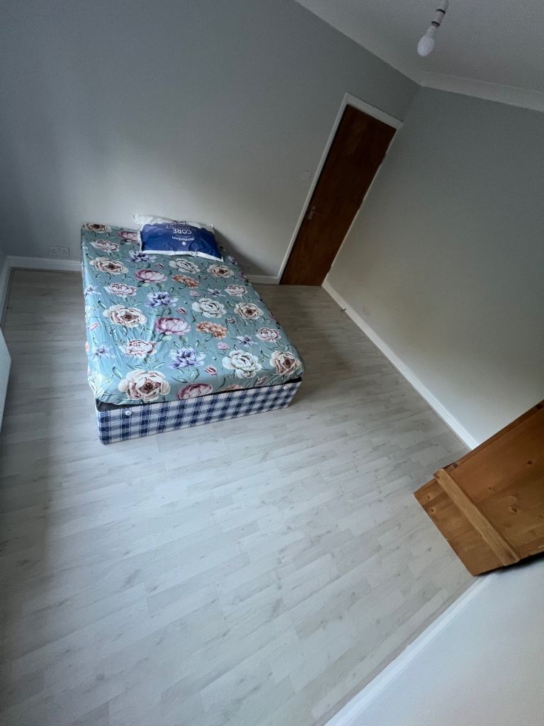 Room to rent 