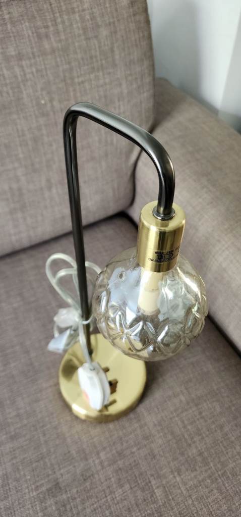 Metallic table lamp with switch 