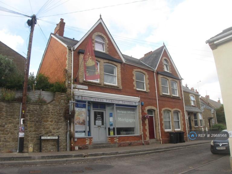 2 bedroom flat in Bristol House, Ilminster, TA19 (2 bed) (#2988568)