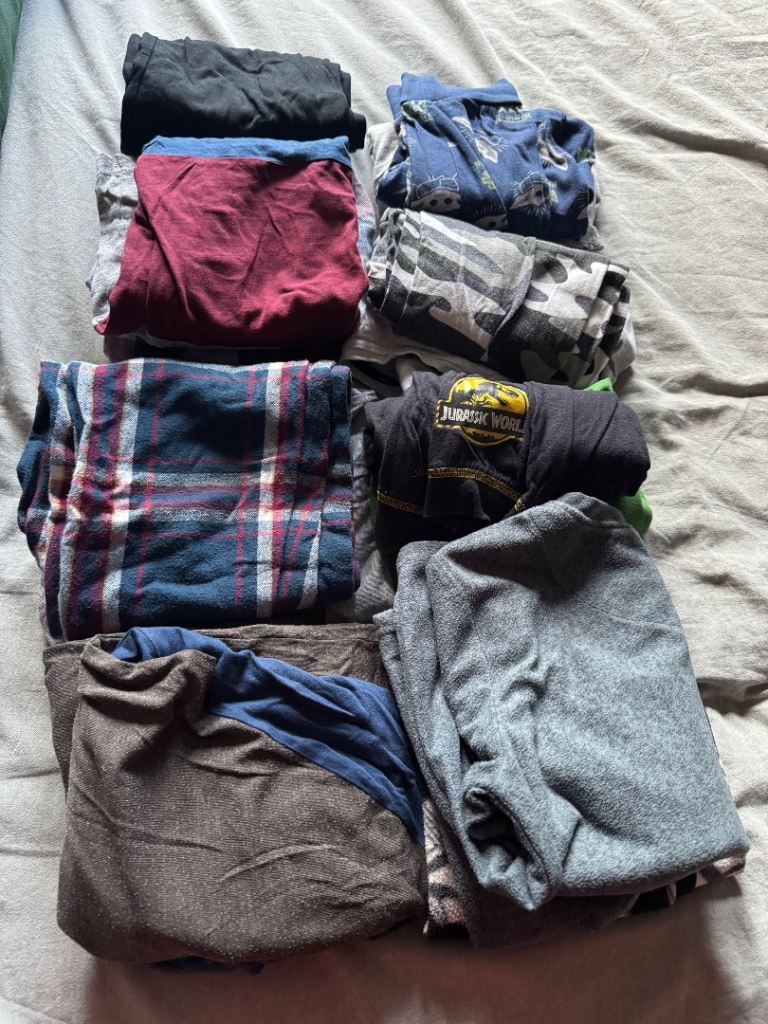 Boys pyjamas age 7-8yrs