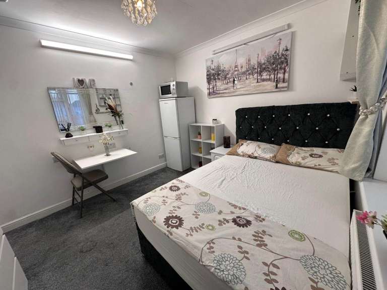 Spacious & Cosy double room for rent TW4 5BW