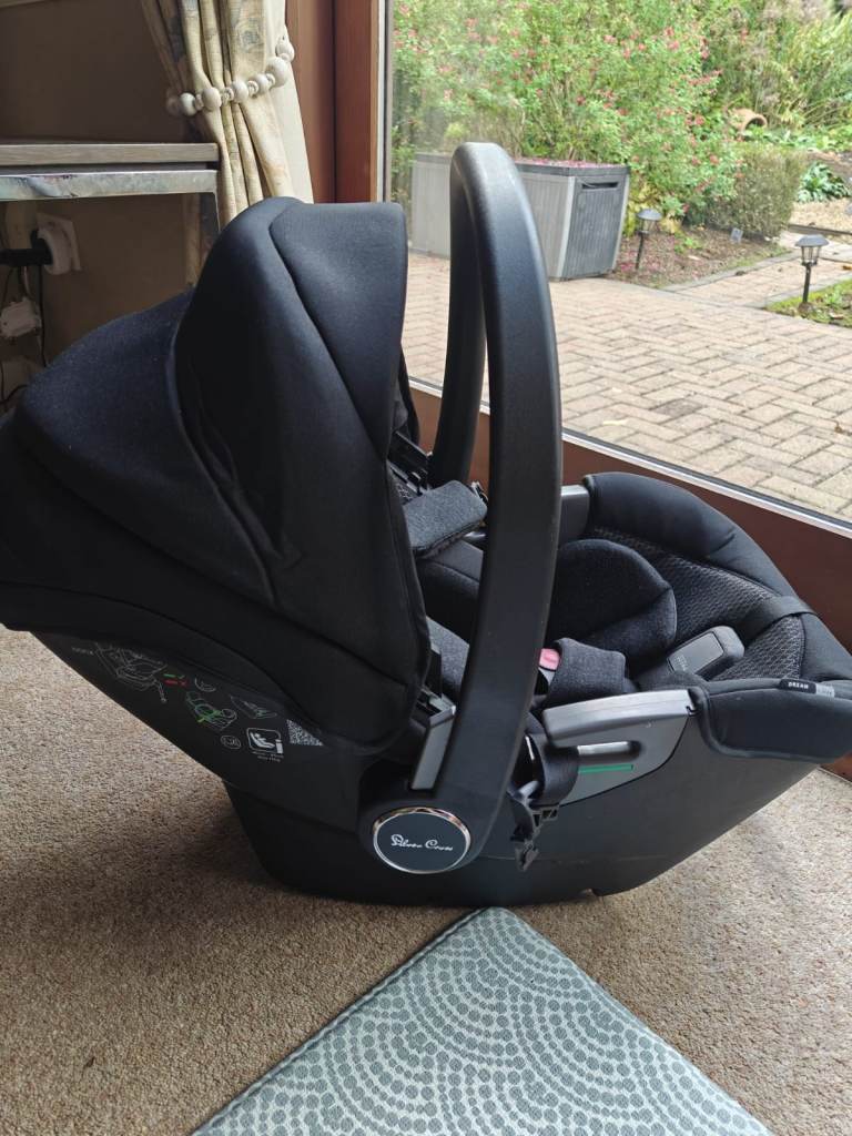 Silver Cross Newborn Car Seat Dream i-Size Black + Dune/Reef Simplicity/Dream Car Seat Adaptors