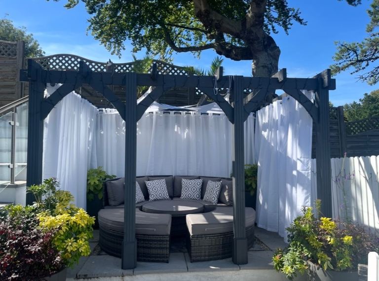 Long Term Modern One Bedroom Apt Bills included