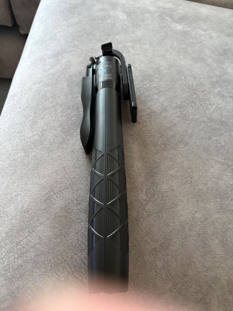 Black Selfie Stick Tripod with Remote – Good Condition