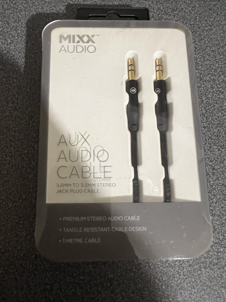 Premium Stereo Auxiliar 3.5mm Audio Cable NEW, Sealed