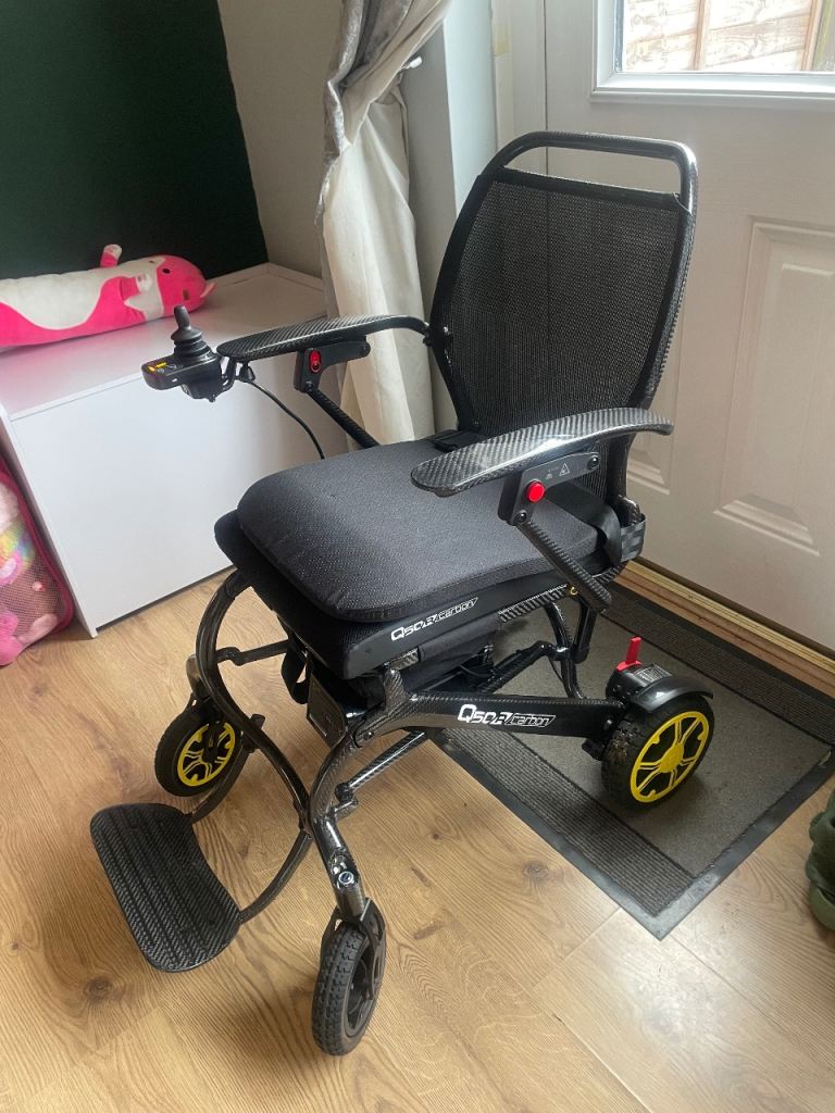 Electric wheelchair 
