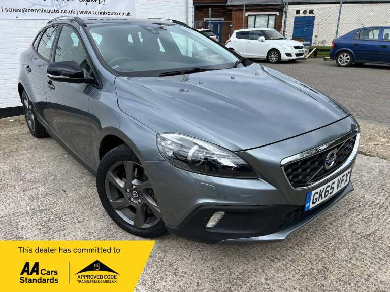 2015 Volvo V40 Cross Country 2.0 D2 Lux Hatchback 5dr Diesel Auto Euro 6 (s/s) (120 ps) HATCHBACK...