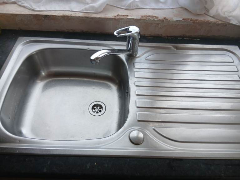 Stainless Steel Kitchen Sink with Mixer Tap – Good Condition