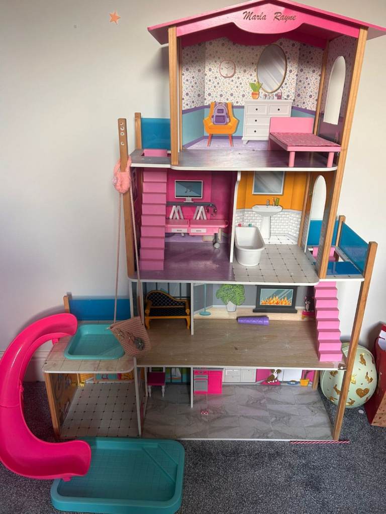 DOLLS HOUSE