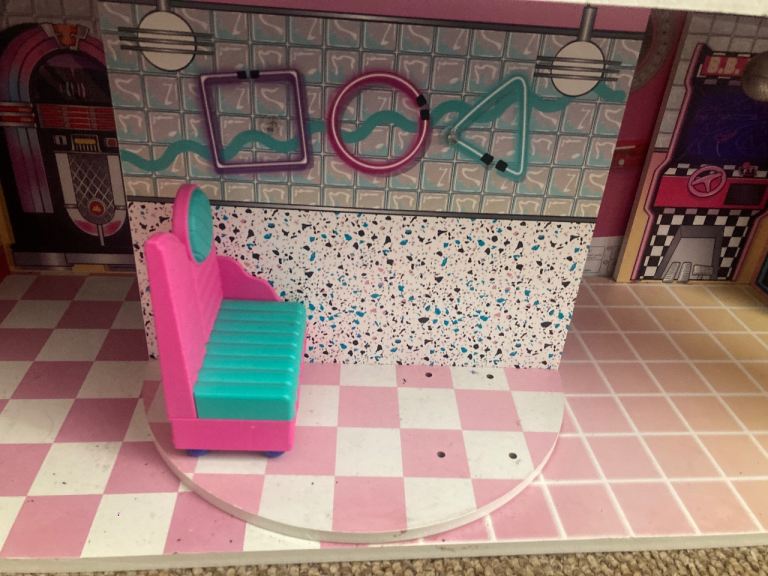 LOL dollhouse 
