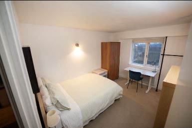 Spacious & Cosy Double Room For Rent AT E1 3EZ