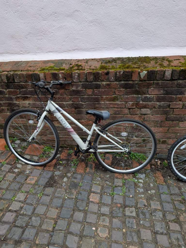 Girls mountain bike 