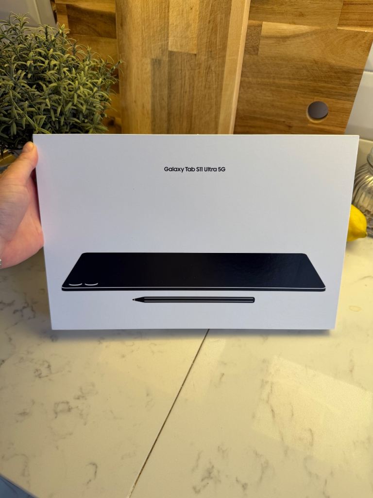 Samsung Tab S11 Ultra 256gb - 5g Black Unlocked + Case