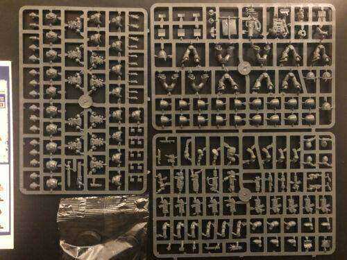 Warhammer 40k Tactical Squad New on Sprue 