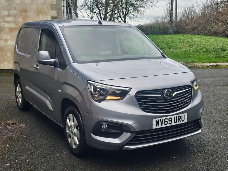 2019 Vauxhall Combo 1.5 Combo 2000 LE Nav S/S Panel Van Diesel Manual