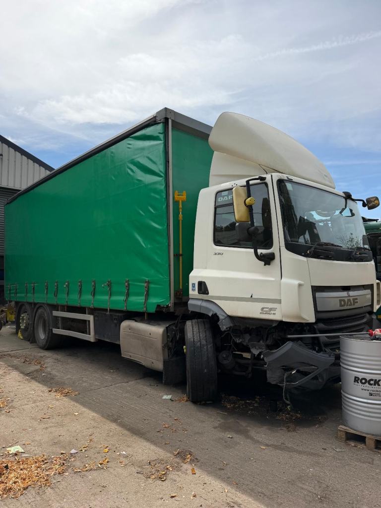 2015 DAF CF 75.330 26T CURTAIN SIDER WITH MOFFETT ATTACHMENTS SPARES/REPAIRS