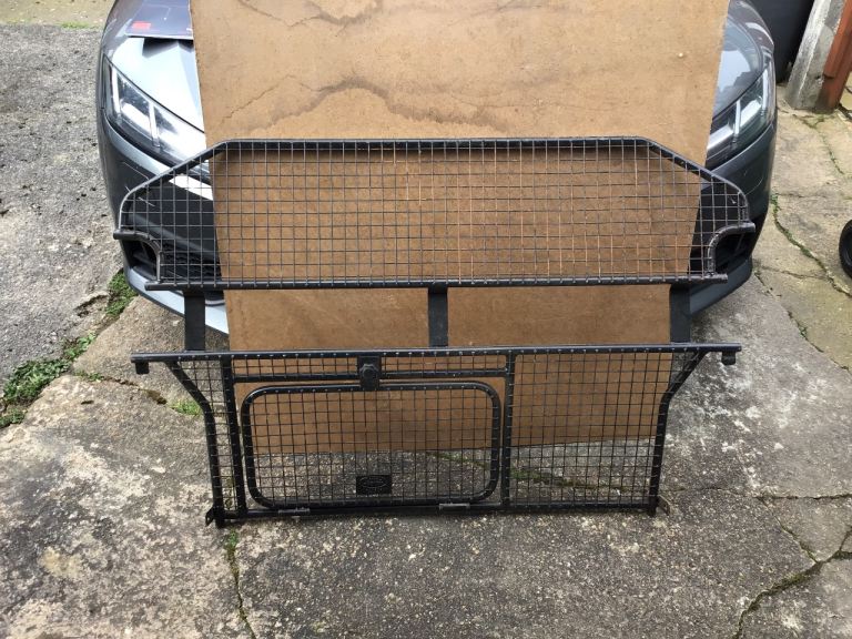 LR002521 - Land Rover Freelander 2 Dog Guard - Full Length - Genuine Land Rover