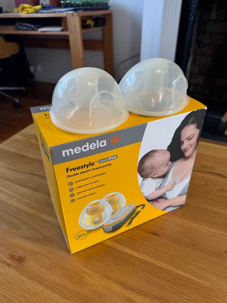 Medela Freestyle Double Electric Breast Pump - As Good As New