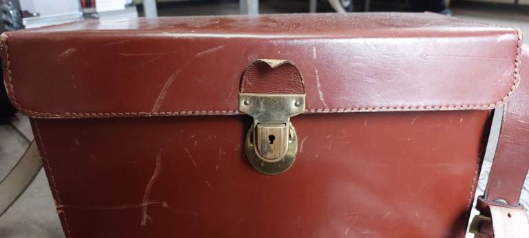 brown leather camera carry box vintage Homa with compartments and shoulder strap
