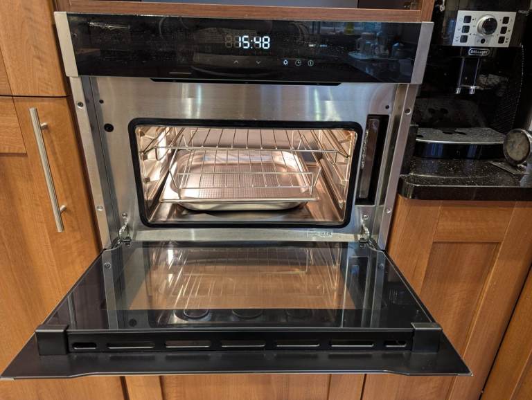 COMPACT CDA BUILT IN OVEN