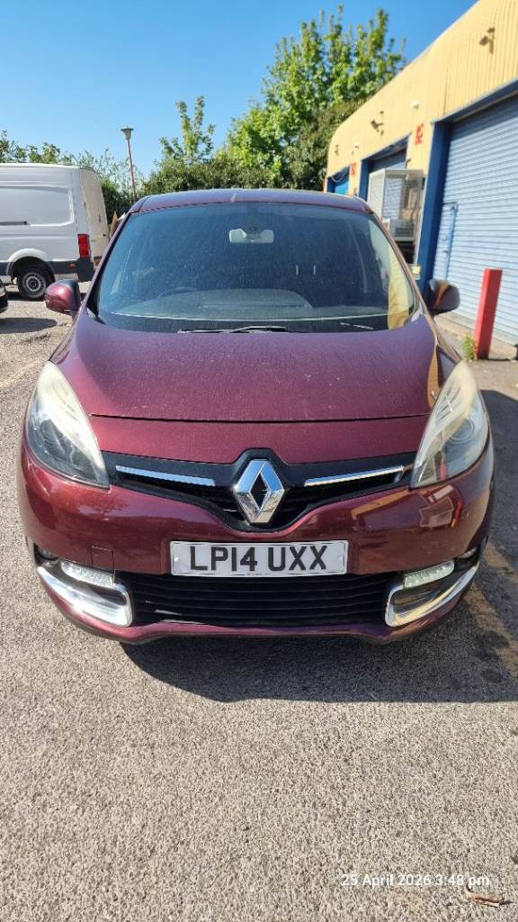 Renault grand scenic 1.5 dci Automatic breaking spares parts 7 seater
