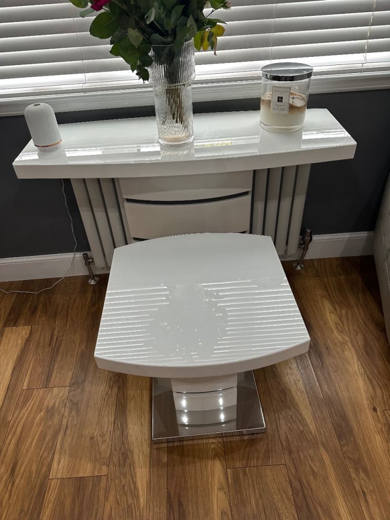 Stylish White Gloss Console Table and X2 Side Tables
