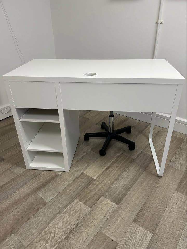 White IKEA MICKE Desktop