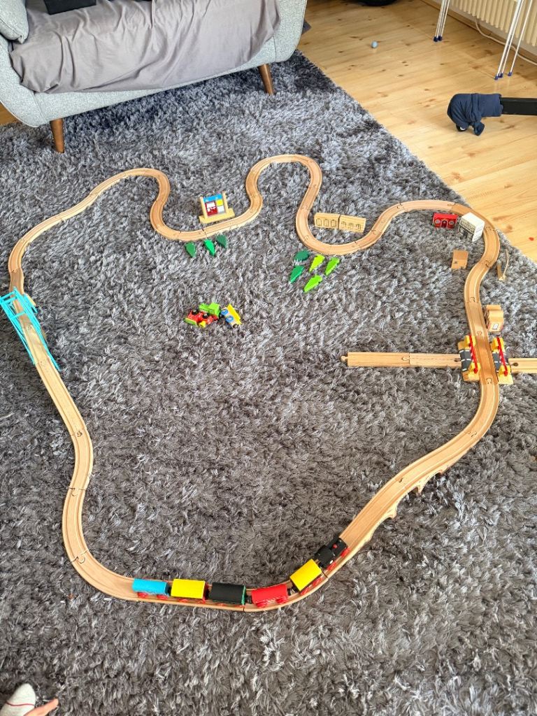 Large Wooden Train Set Bundle – 100+ Pieces 