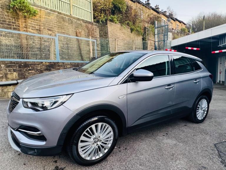 2019 Vauxhall Grandland X 1.5 Turbo D Tech Line Nav 5dr HATCHBACK DIESEL Manual