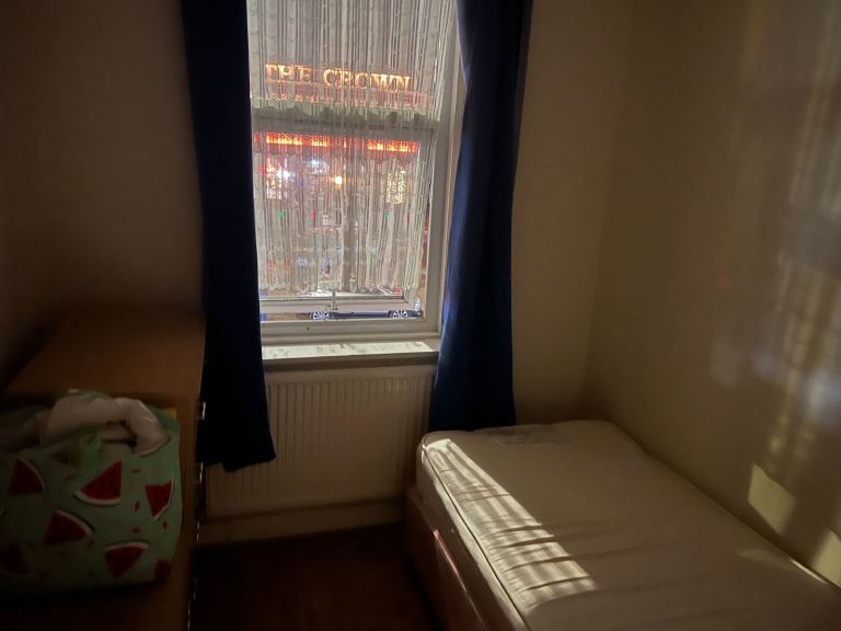 Single room to let