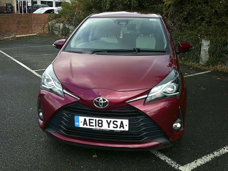 2018 Toyota Yaris 1.5 VVT-i Icon Tech 5dr HATCHBACK Petrol Manual