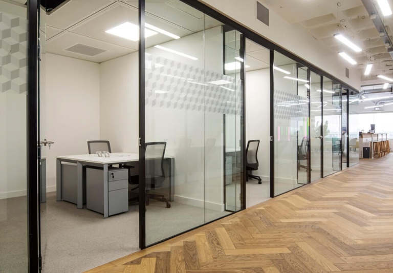 *Waterloo* Furnished Private Offices: 4 to 55 desks | Serviced Office to Rent in SE1