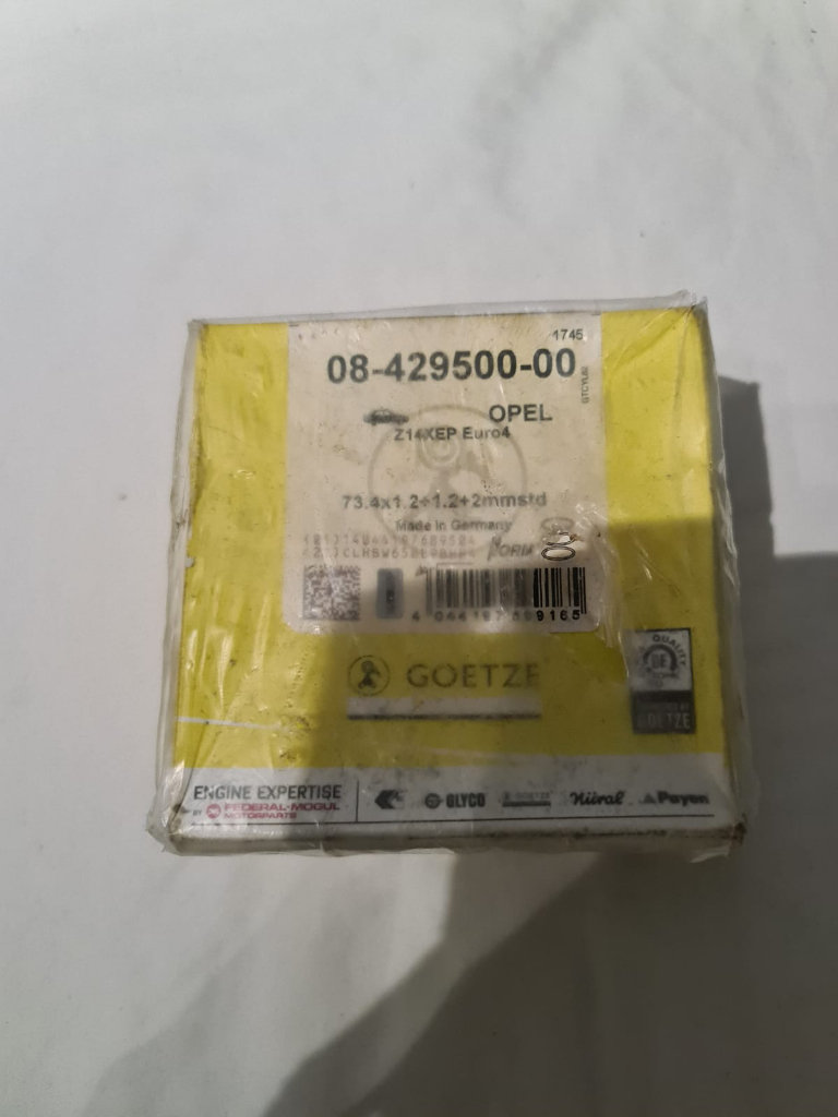 Vauxhall Piston rings set of 4 BNIB