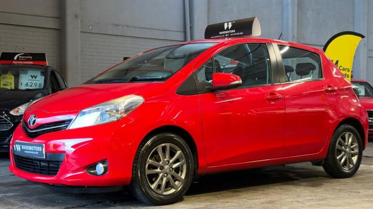TOYOTA YARIS 1.4 D-4D Icon Plus Diesel Red 5dr LOWTAX+CRUISE+REVERSE CAM 2014
