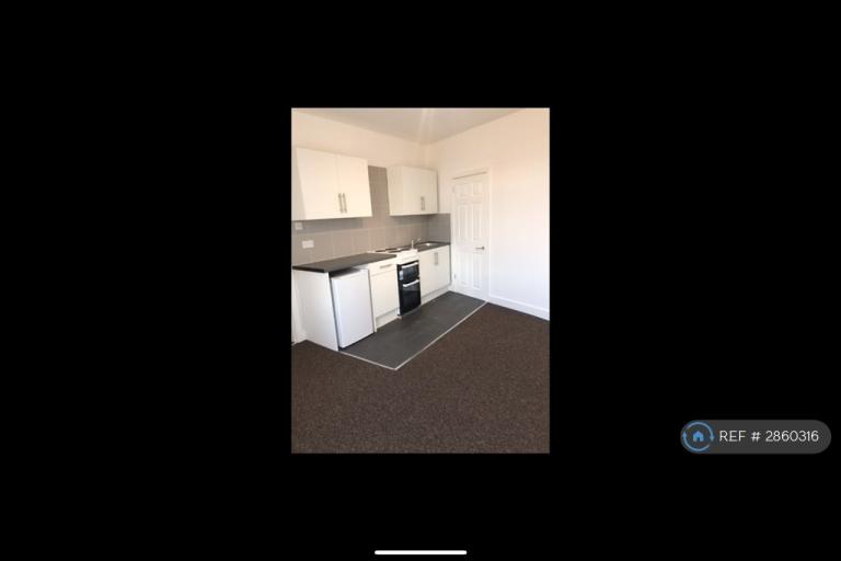 1 bedroom flat in Sheffield Road, Chesterfield, S41 (1 bed) (#2860316)
