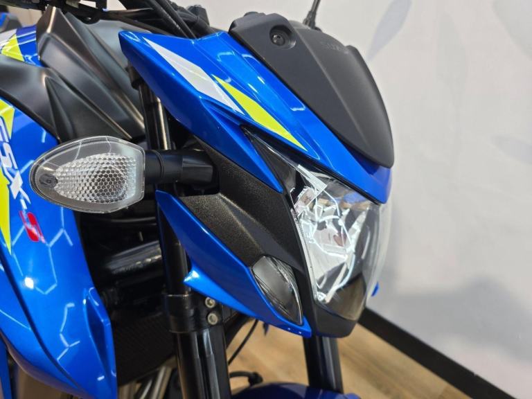 Suzuki GSX-S750 Blue 2020 - Heated Grips, R&G Bungs, R&G Tail Tidy