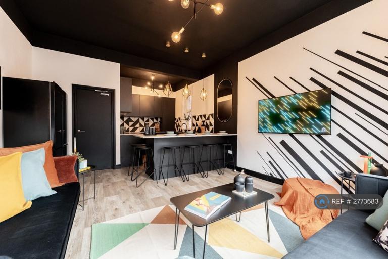 6 bedroom house in Headingley Avenue, Leeds, LS6 (6 bed) (#2773683)