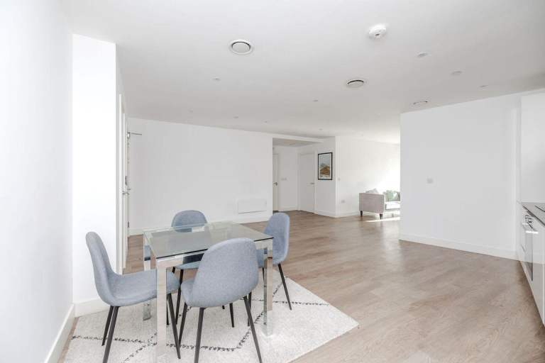 One bedroom apartment Situated on Rutherford St