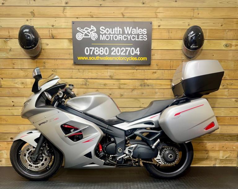 Triumph Sprint 1050 GT Abs : 2011 model : covered 30,619 miles 
