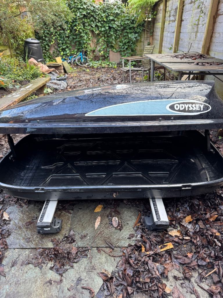 Roof box and bars for Toyota