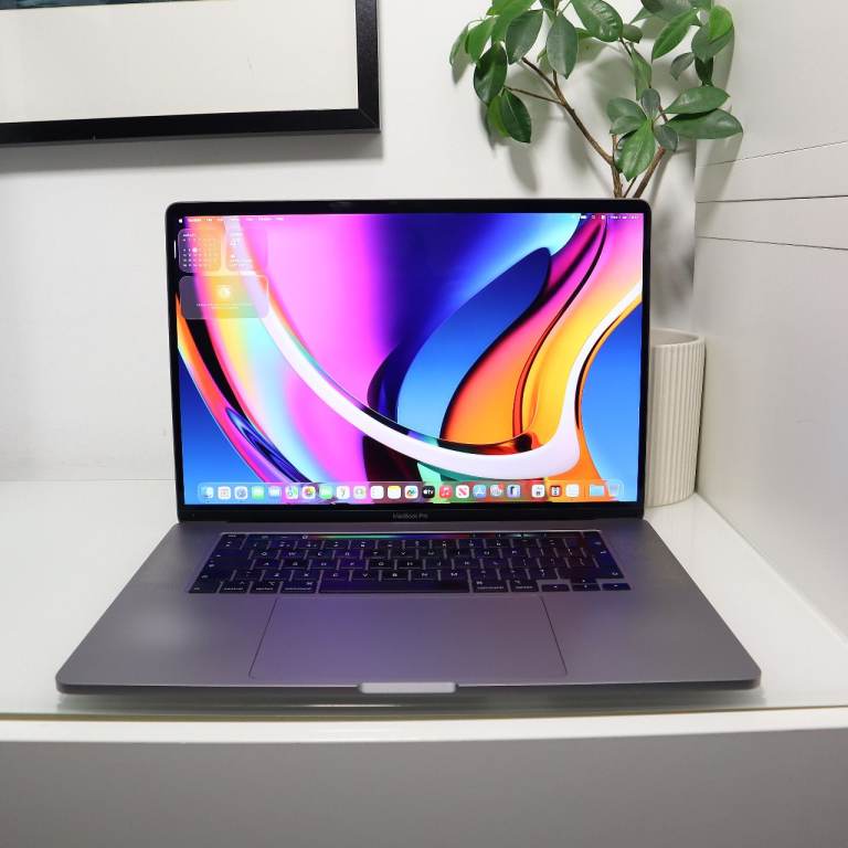 MacBook Pro (16-inch)/ i9 processor/ 32GB RAM/ Radeon Pro 5300 4GB