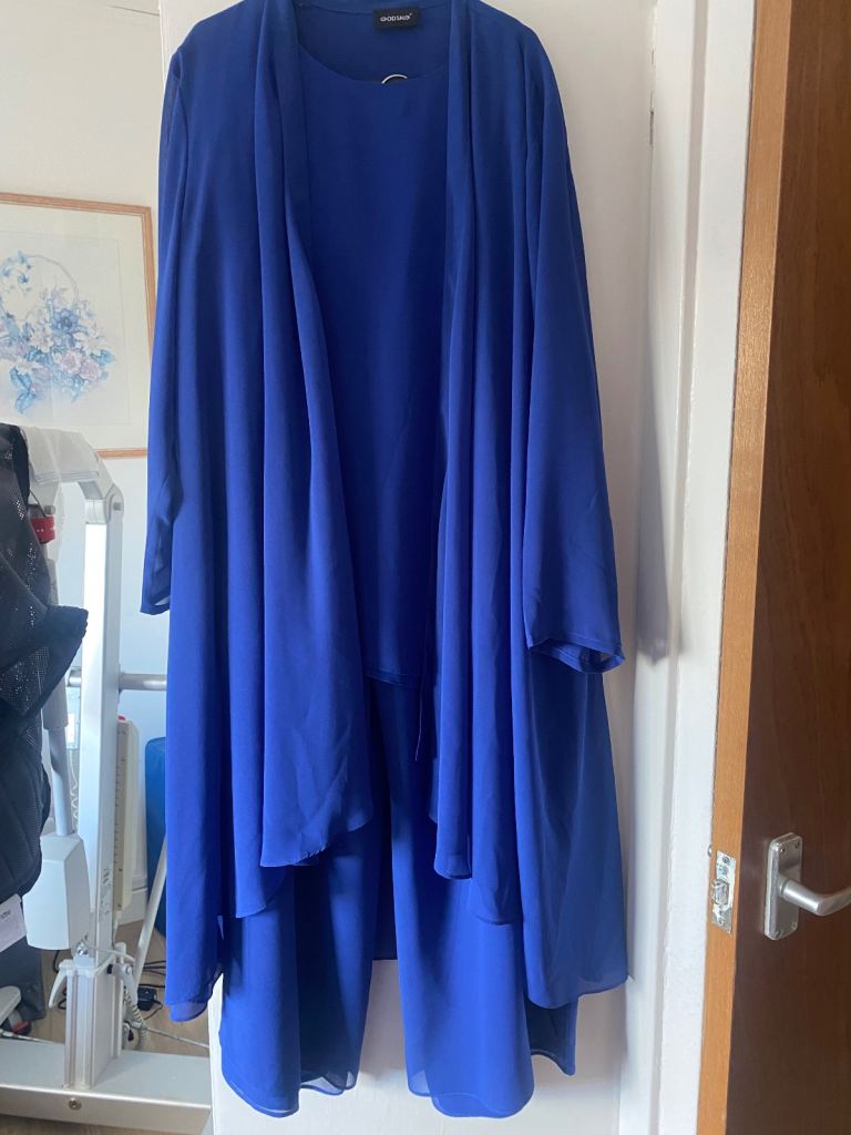 Royal blue chiffon wedding outfit 