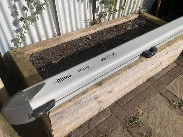 Van Pipe Tube 3m – With Fixings & Key – Good Used Condition