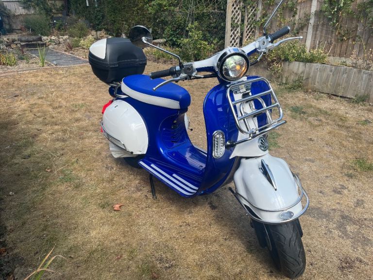 Electric moped , 2021