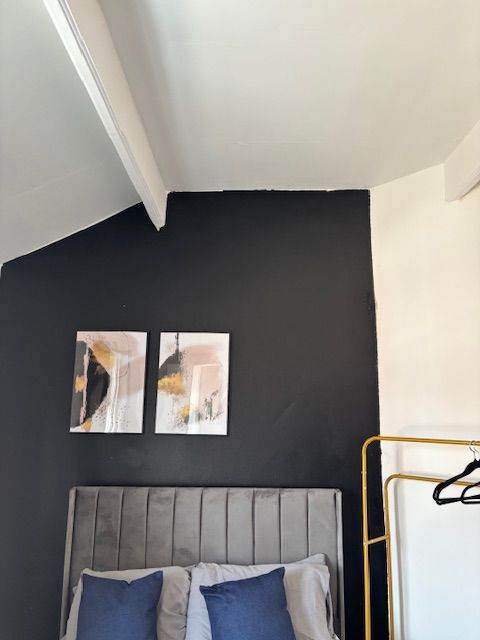 Bargain- Stunning & spacious  fully furnished 5 bed   house on st bedes avenue, blackpool FY4 1AQ 